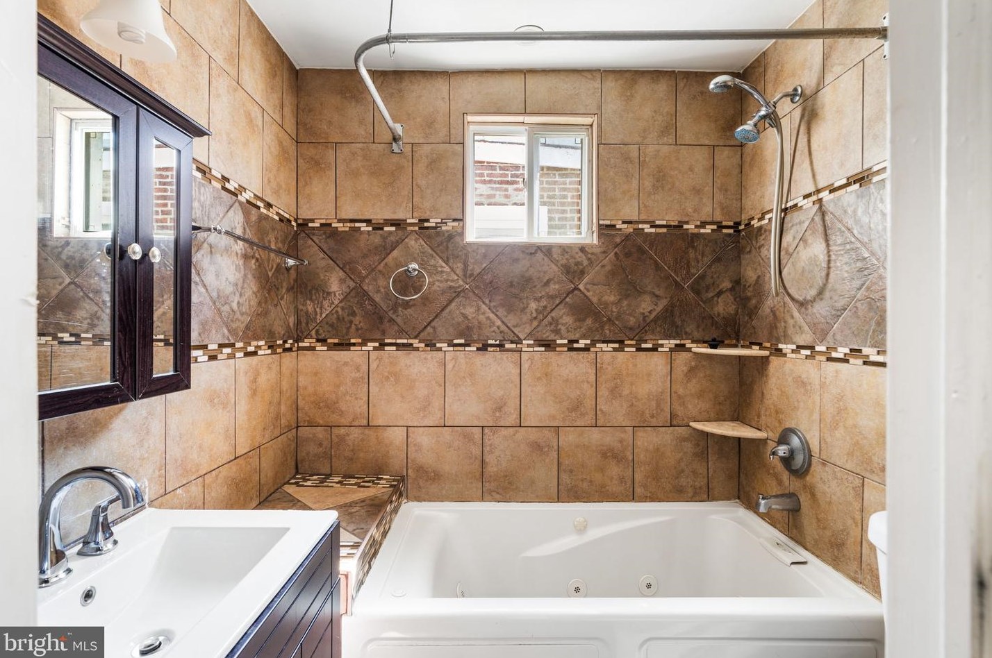1824 Tasker St, Philadelphia PA  19145-1417 exterior