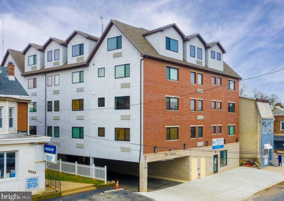 6778 Ridge Ave, Philadelphia PA  19128-2430 exterior