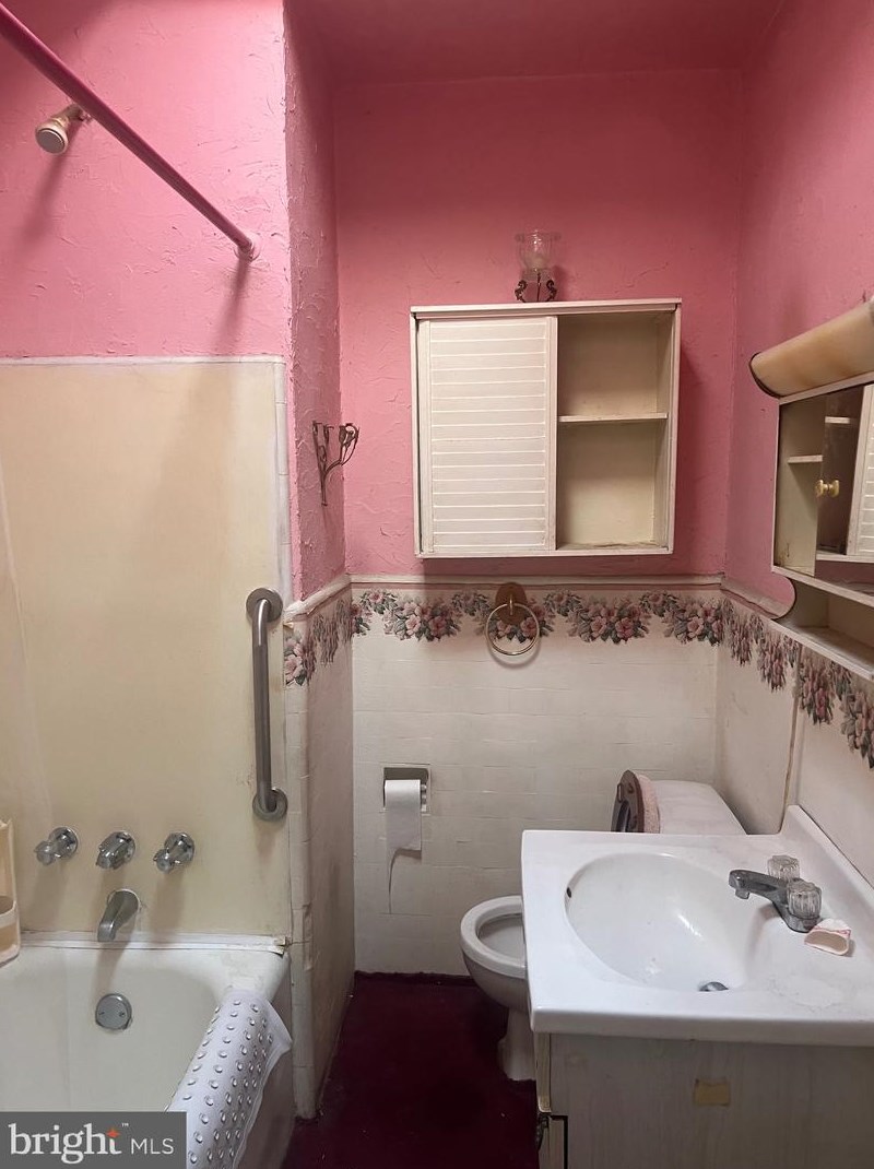 1150 Sanger St, Philadelphia PA  19124-1131 exterior