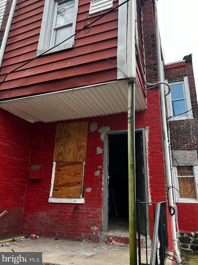 5027 Ogden St, Philadelphia PA 19104-1508 exterior