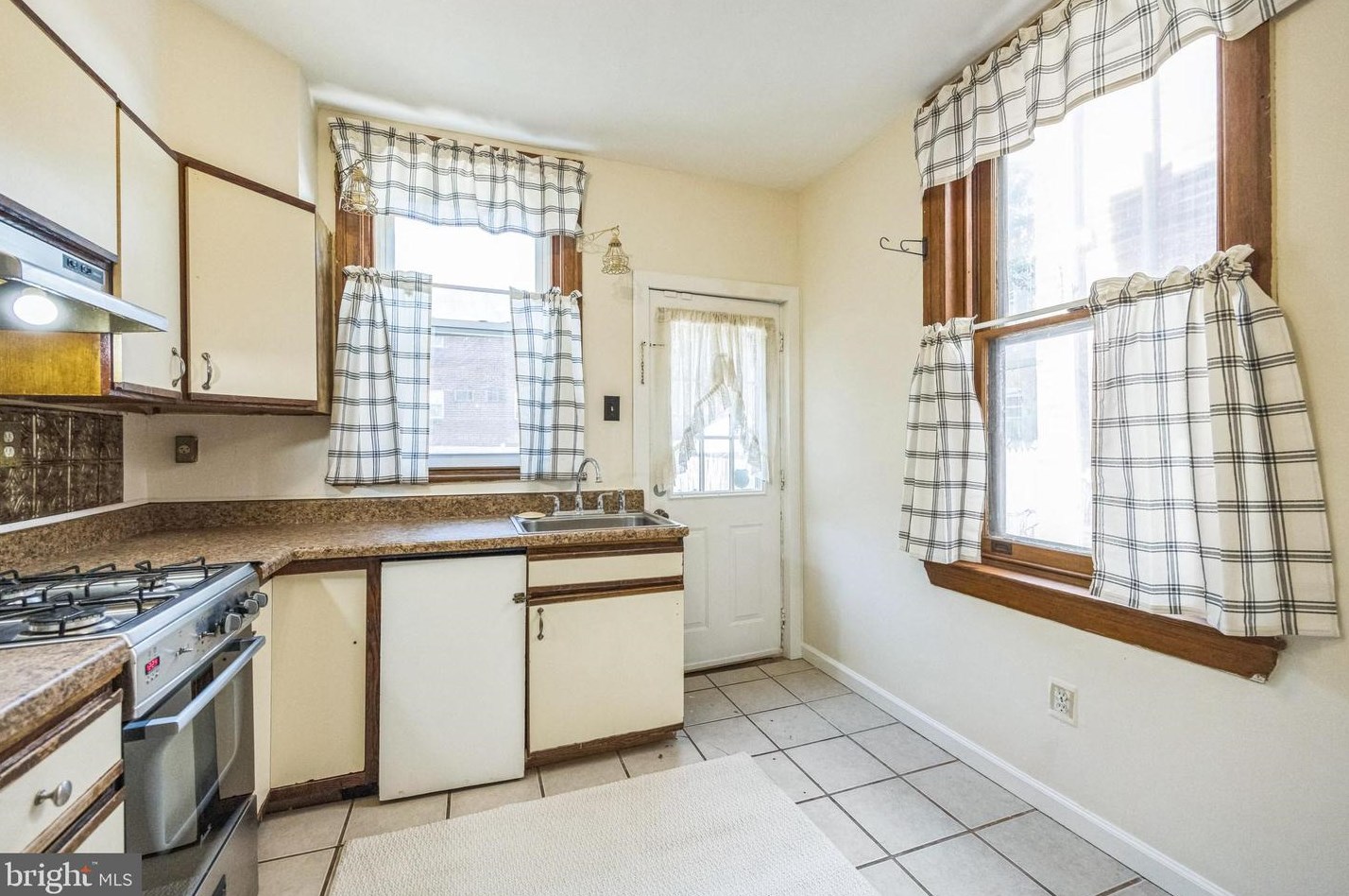 4412 Van Kirk St, Philadelphia PA 19135-4035 exterior