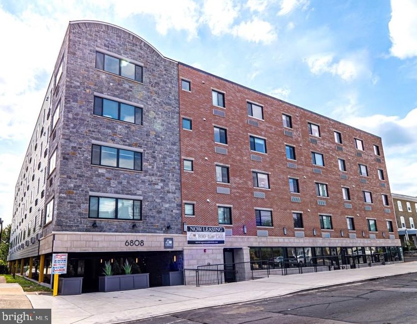 6808 Ridge Ave, Philadelphia PA  19128-2445 exterior