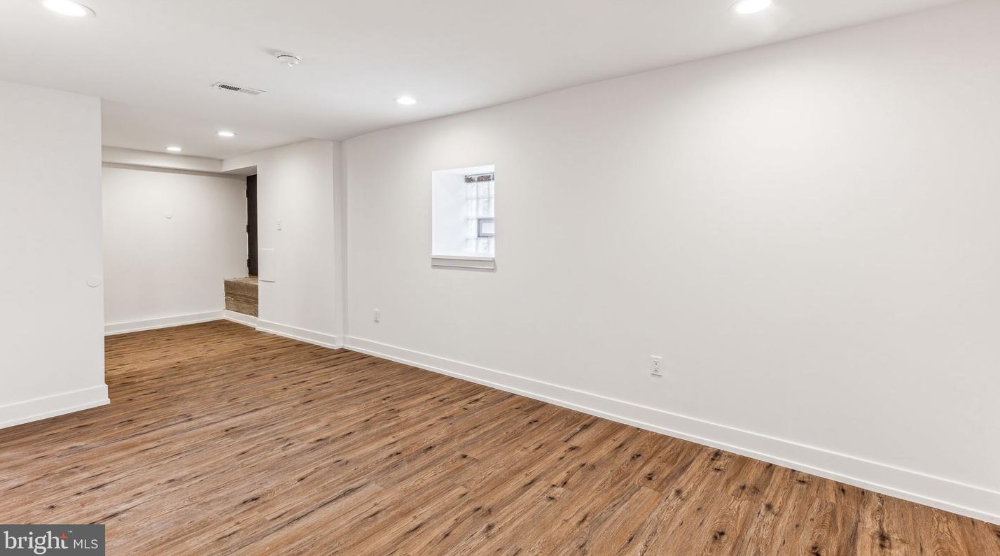 3801 Poplar St, Philadelphia PA 19123-1342 exterior