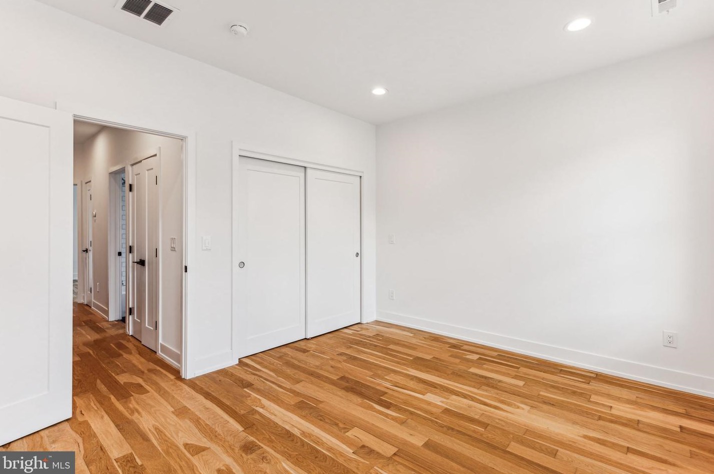 3801 Poplar St, Philadelphia PA 19123-1342 exterior