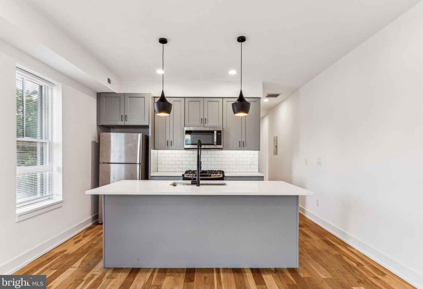 3801 Poplar St, Philadelphia PA 19123-1342 exterior