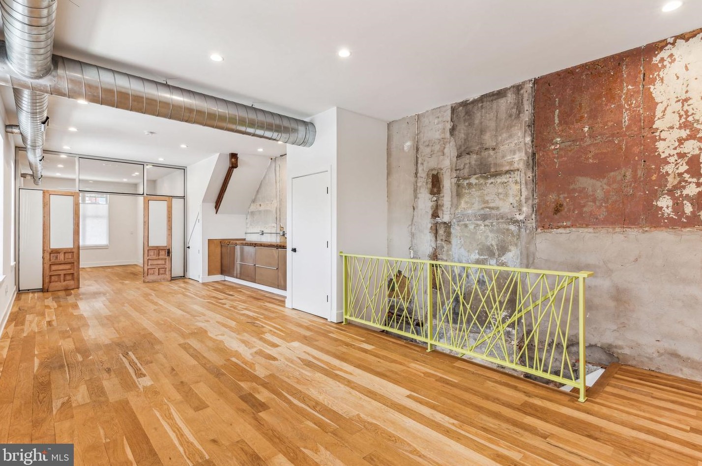 3801 Poplar St, Philadelphia PA 19123-1342 exterior