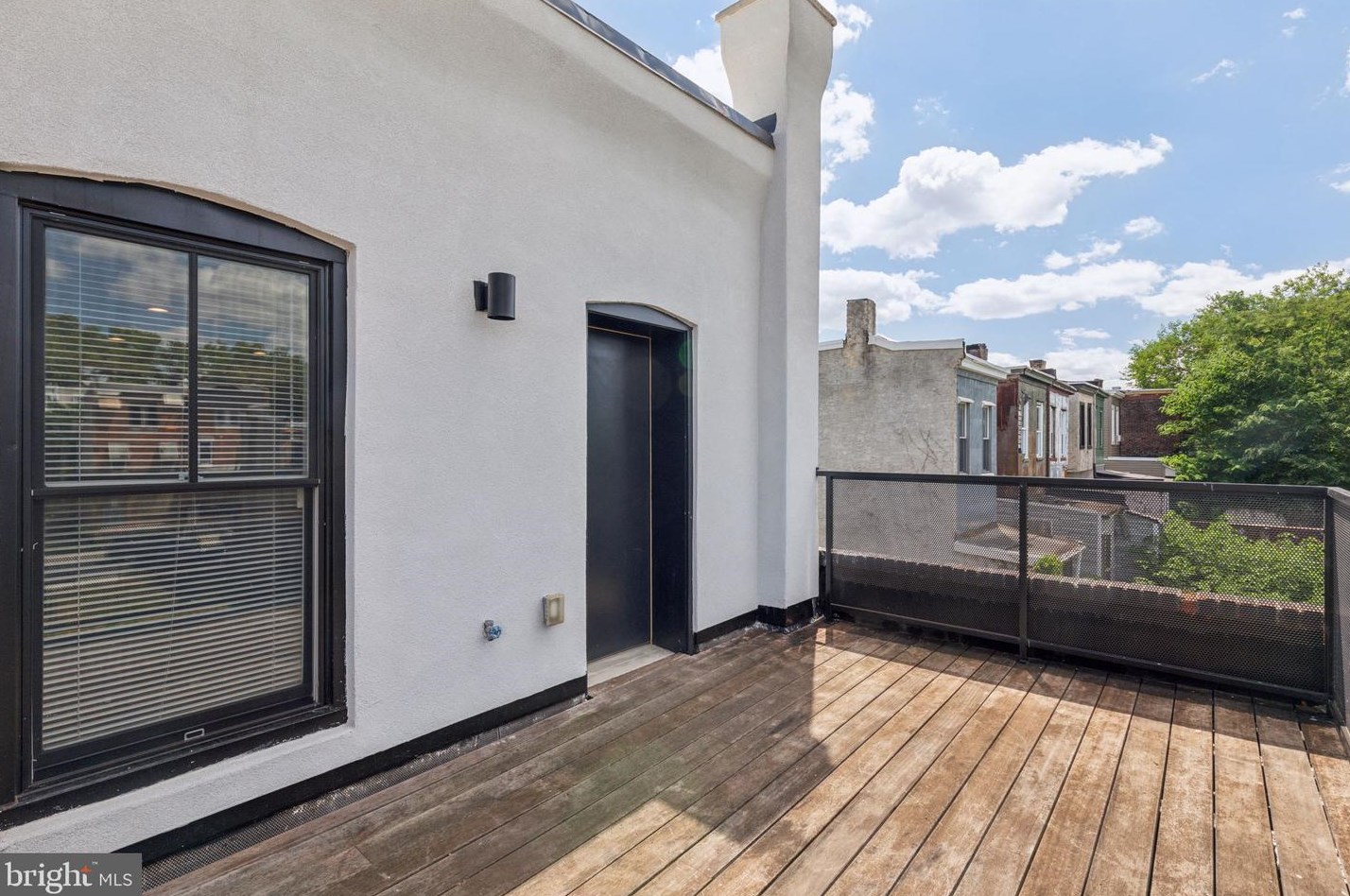 3801 Poplar St, Philadelphia PA 19123-1342 exterior