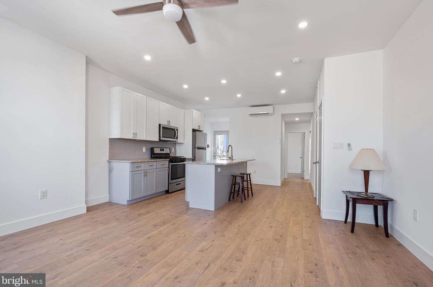 914 Snyder Ave, Philadelphia PA 19148-2312 exterior