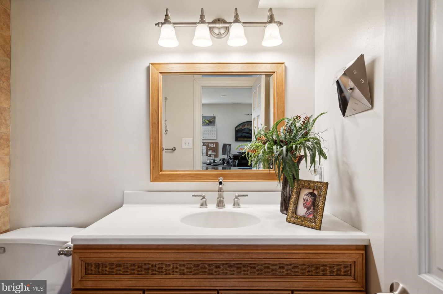 2040 Wallace St, Philadelphia PA 19104-1425 exterior