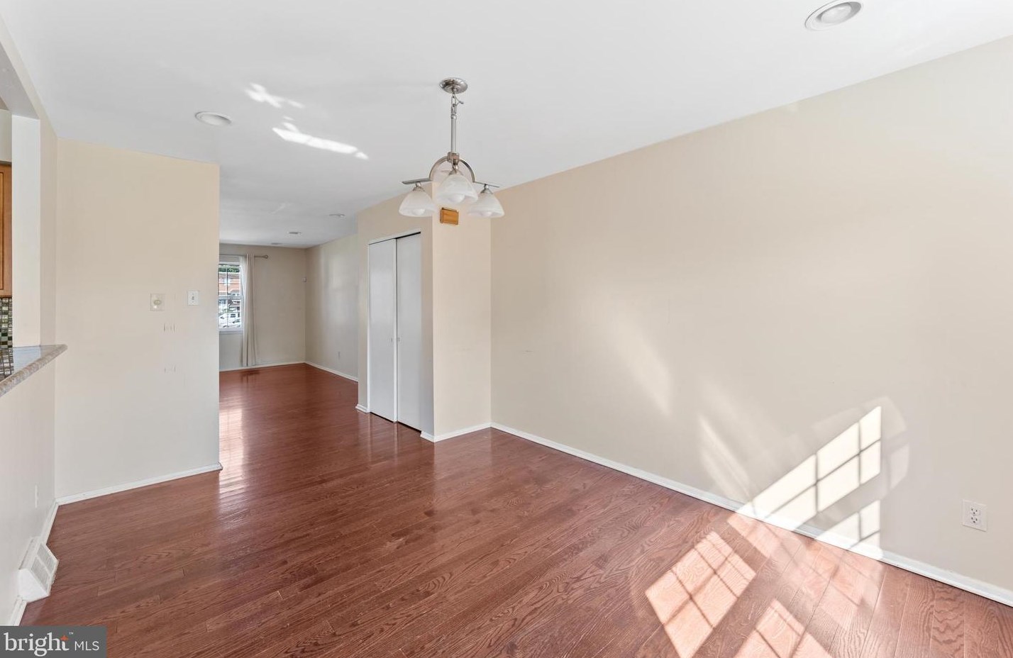 12437 Sweet Briar Rd, Philadelphia PA 19154-1317 exterior