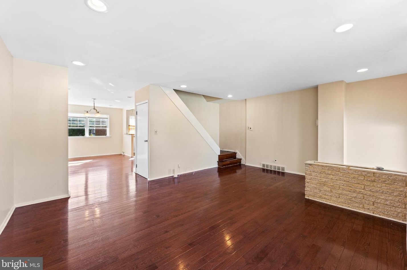 12437 Sweet Briar Rd, Philadelphia PA 19154-1317 exterior