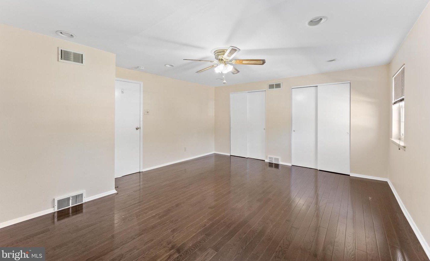 12437 Sweet Briar Rd, Philadelphia PA 19154-1317 exterior