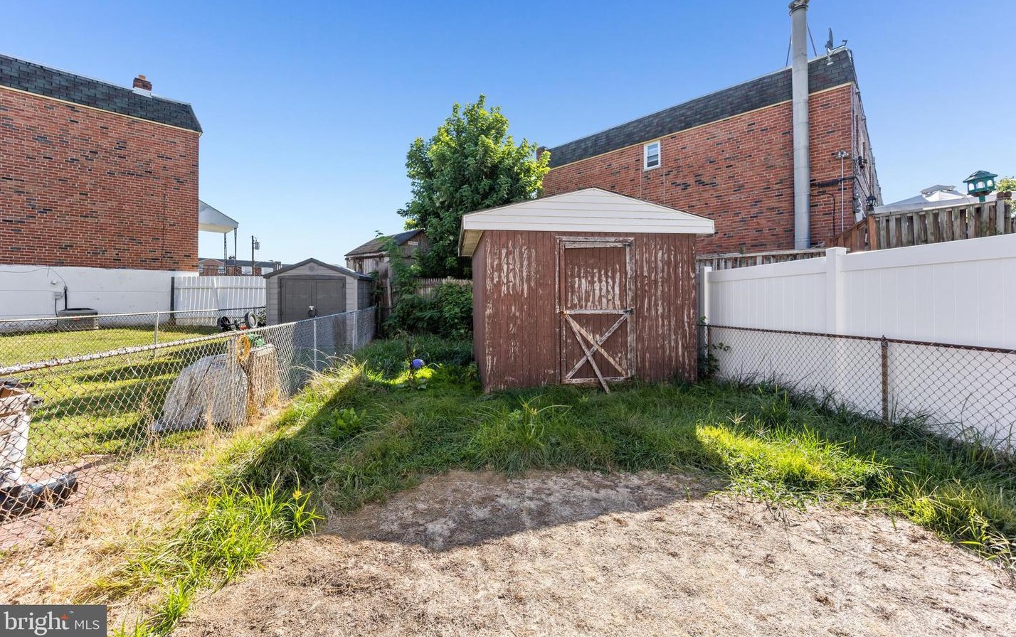 12437 Sweet Briar Rd, Philadelphia PA 19154-1317 exterior