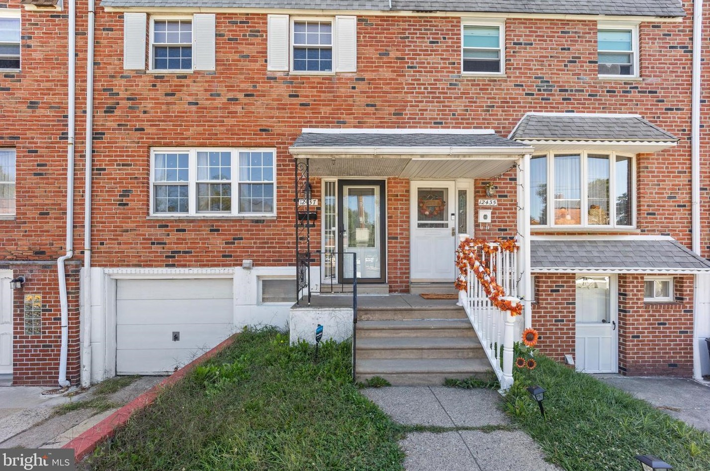 12437 Sweet Briar Rd, Philadelphia PA 19154-1317 exterior