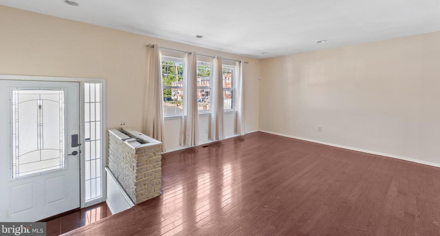 12437 Sweet Briar Rd, Philadelphia PA 19154-1317 exterior