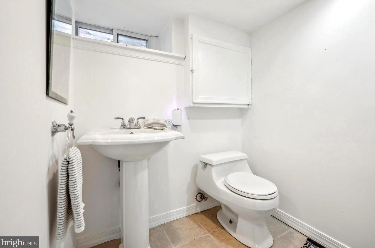 213 Wendover St, Philadelphia PA 19128-5040 exterior