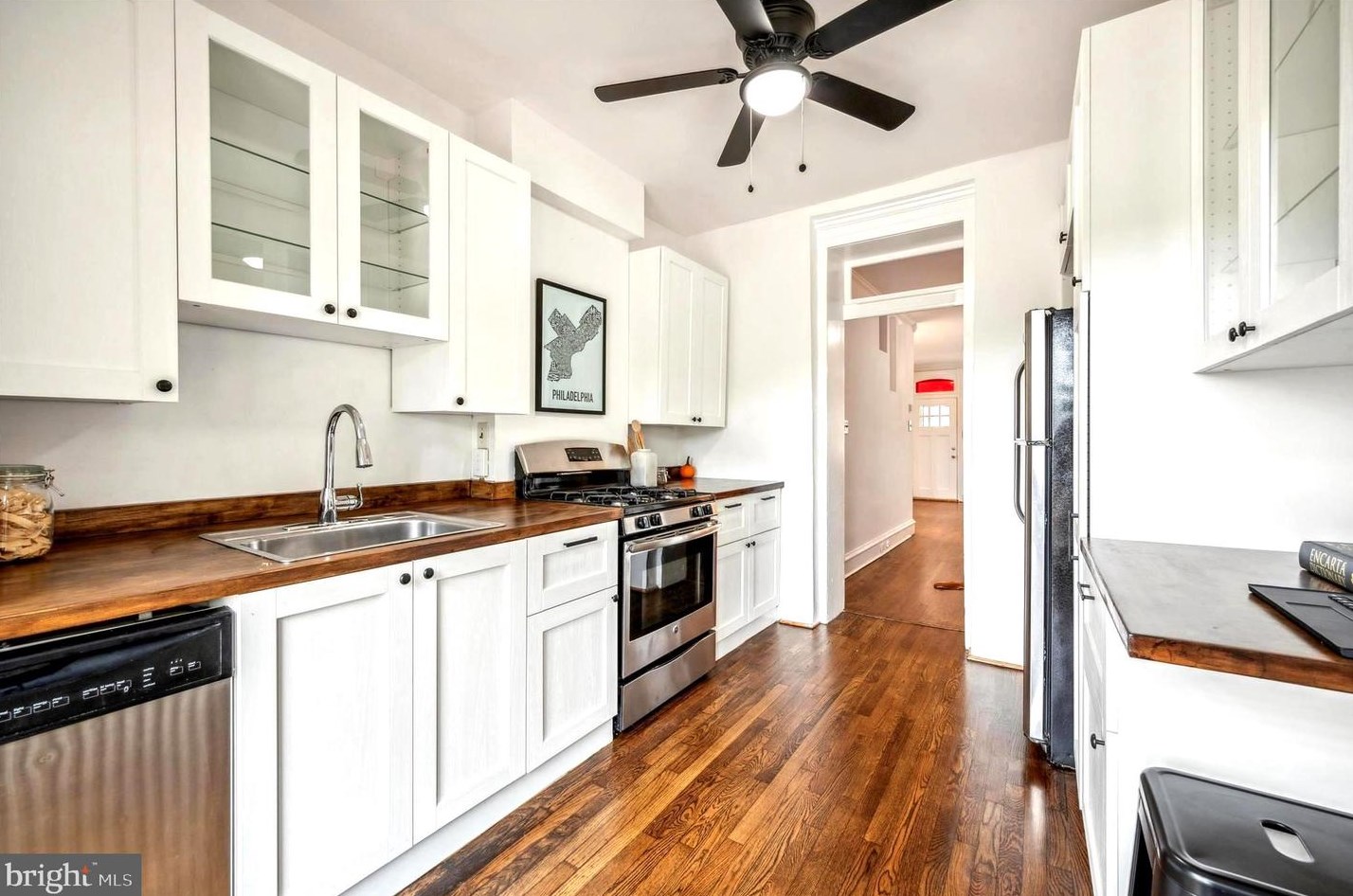 213 Wendover St, Philadelphia PA 19128-5040 exterior