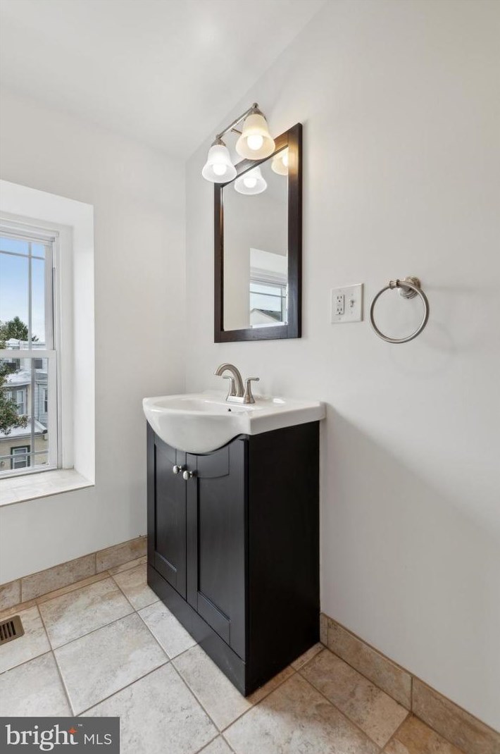 119 Seville St, Philadelphia PA 19127-1811 exterior