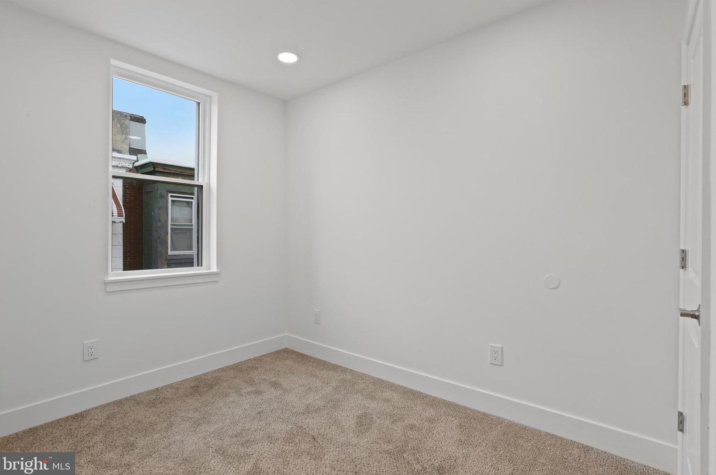 1833 Mutter St, Philadelphia PA 19122-2418 exterior