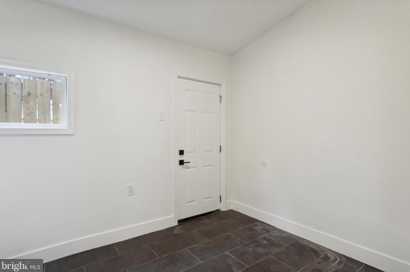 1833 Mutter St, Philadelphia PA 19122-2418 exterior