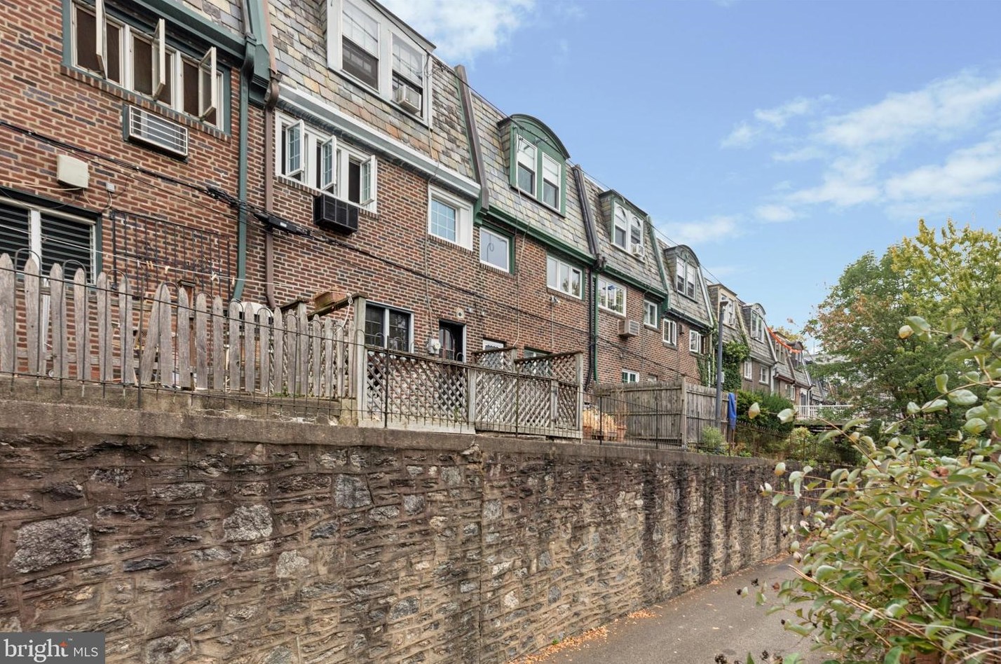 3441 Penn St, Philadelphia PA  19129-1438 exterior