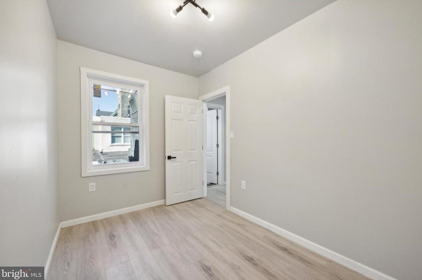 1650 Chadwick St, Philadelphia PA  19145-1526 exterior