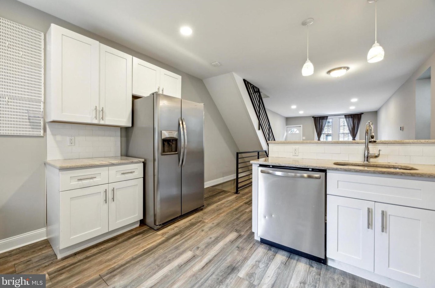 421 Shurs Ln, Philadelphia PA 19128-3502 exterior