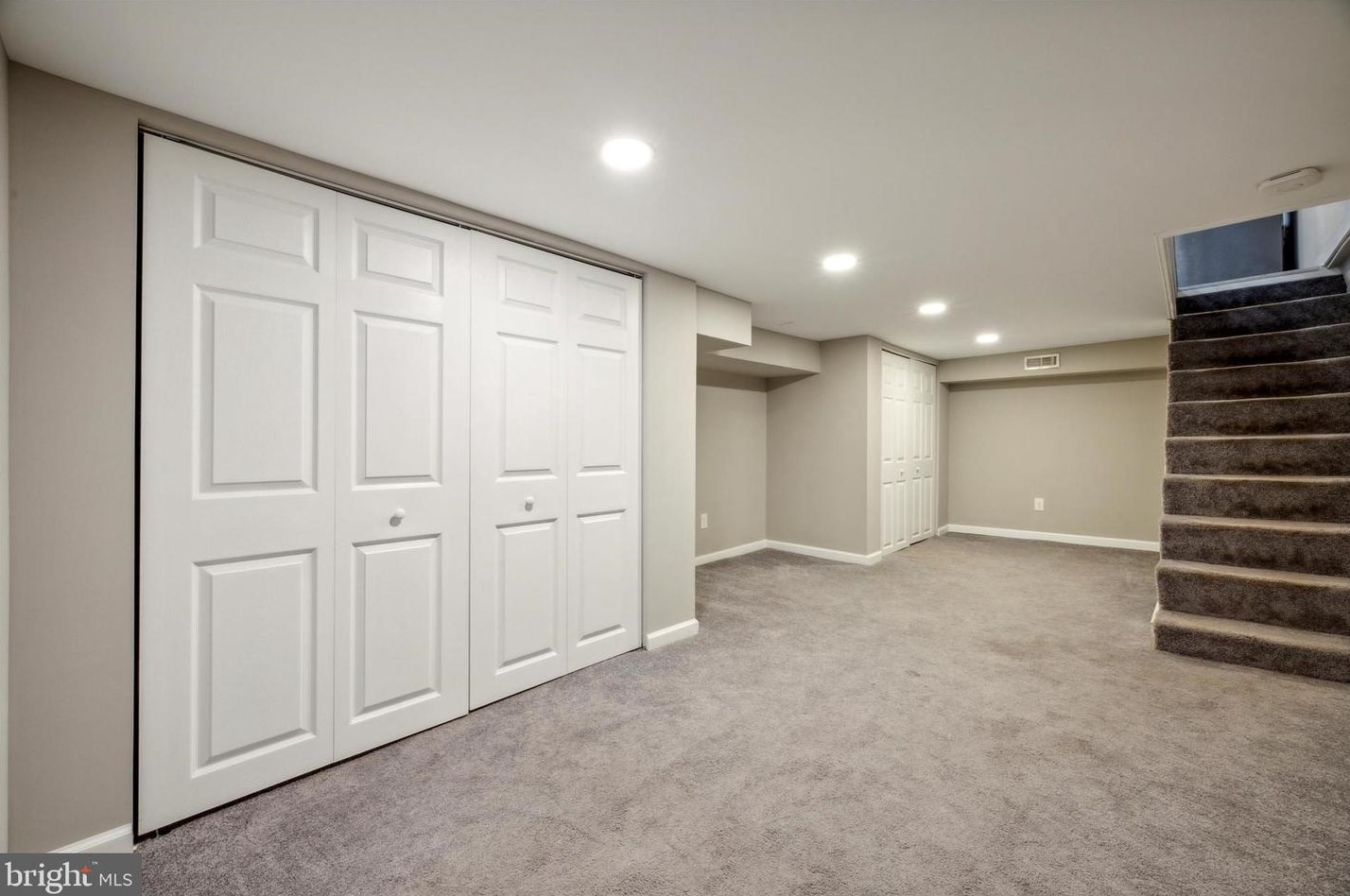 421 Shurs Ln, Philadelphia PA 19128-3502 exterior