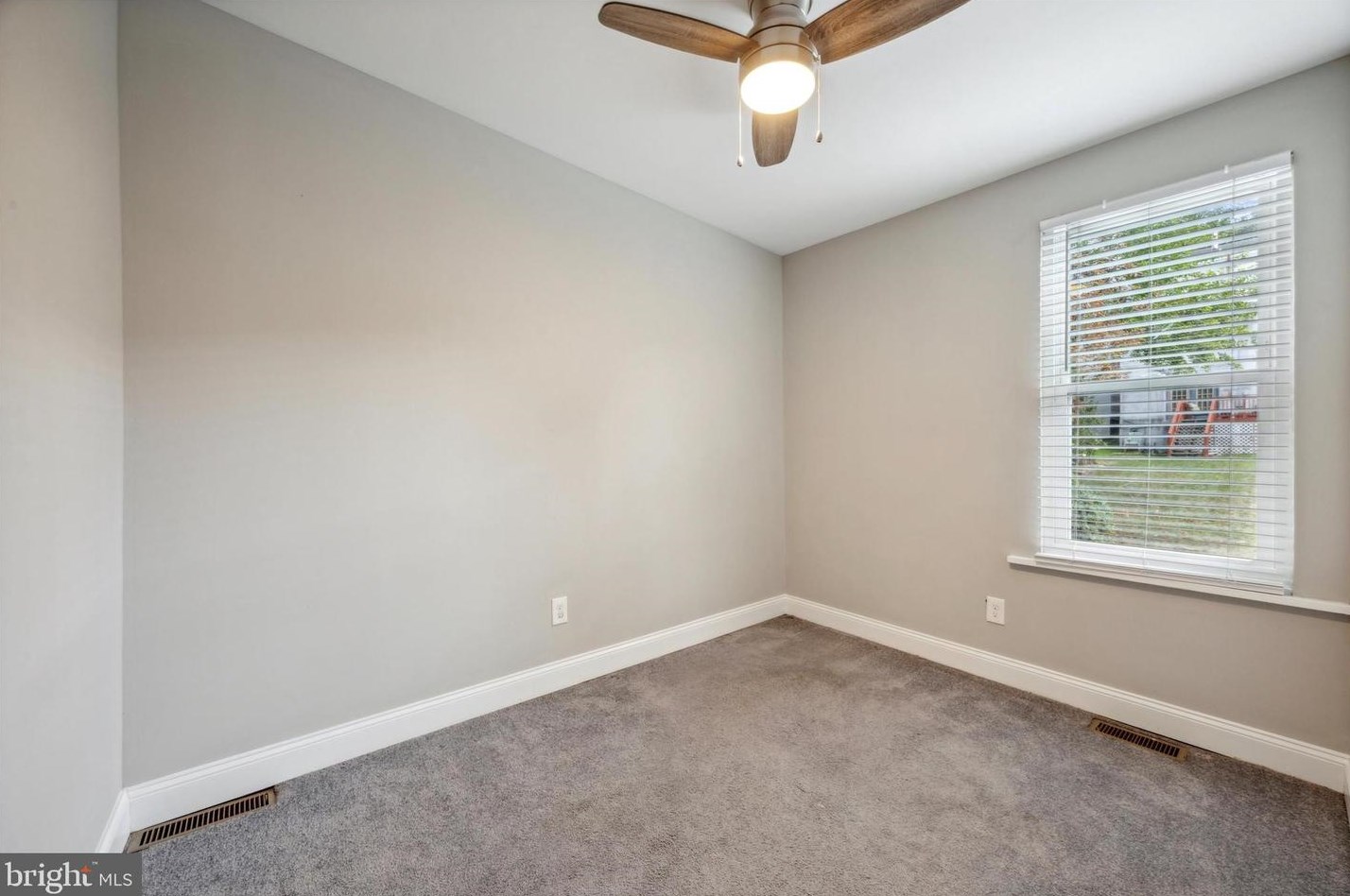 421 Shurs Ln, Philadelphia PA 19128-3502 exterior