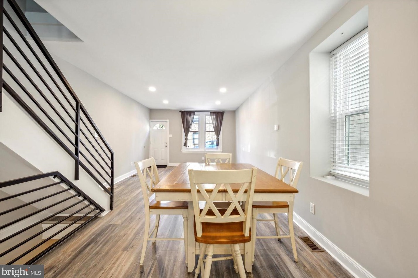 421 Shurs Ln, Philadelphia PA 19128-3502 exterior