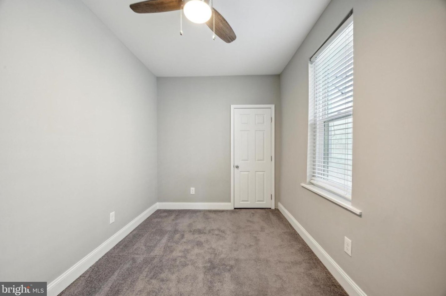 421 Shurs Ln, Philadelphia PA 19128-3502 exterior