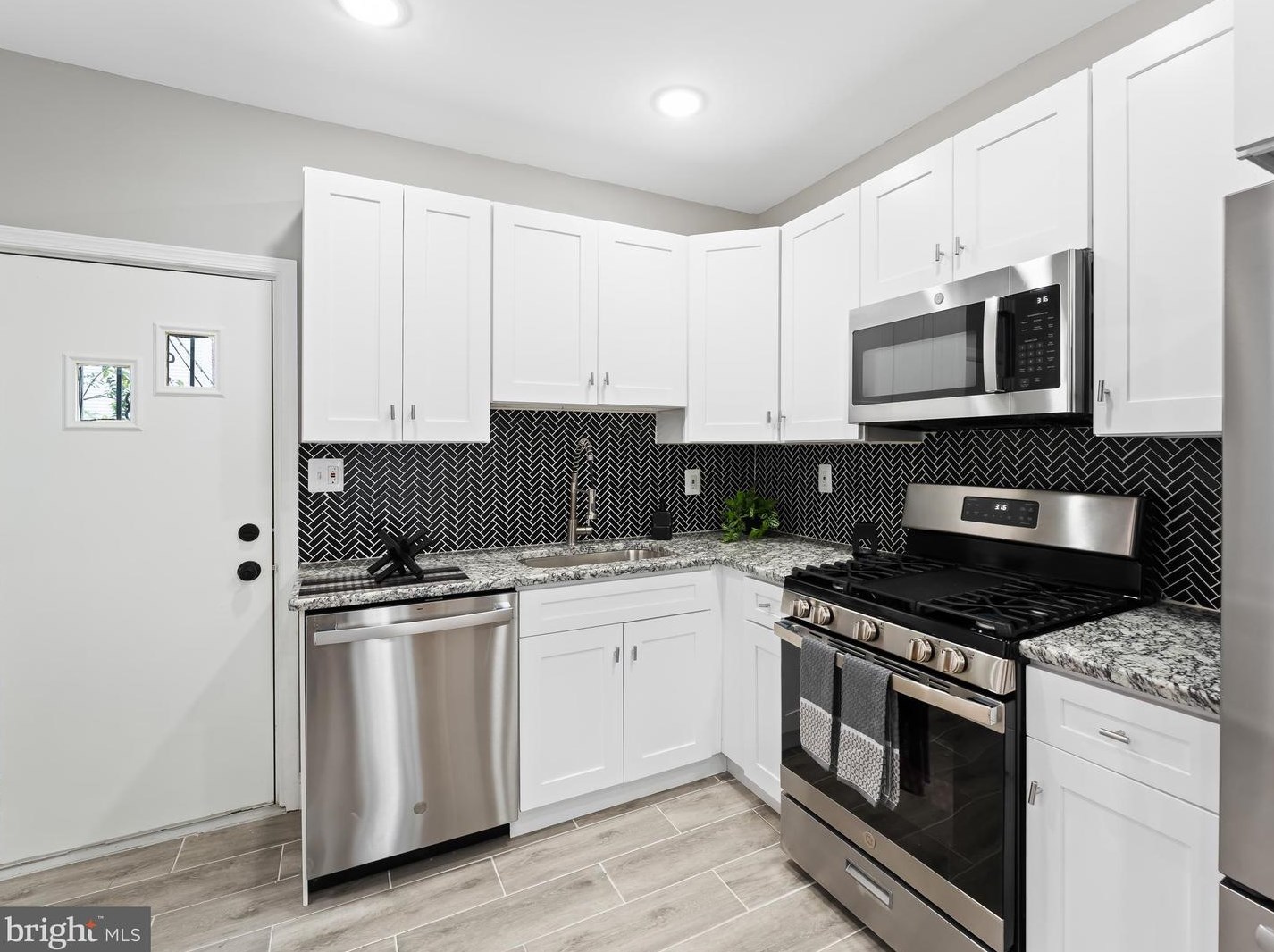 1926 Sparks St, Philadelphia PA 19120-1421 exterior