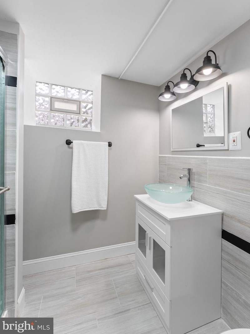 1926 Sparks St, Philadelphia PA 19120-1421 exterior