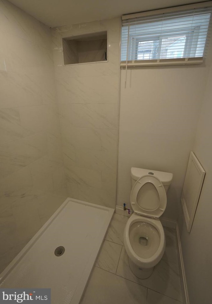 2129 Sanger St, Philadelphia PA 19124-1106 exterior