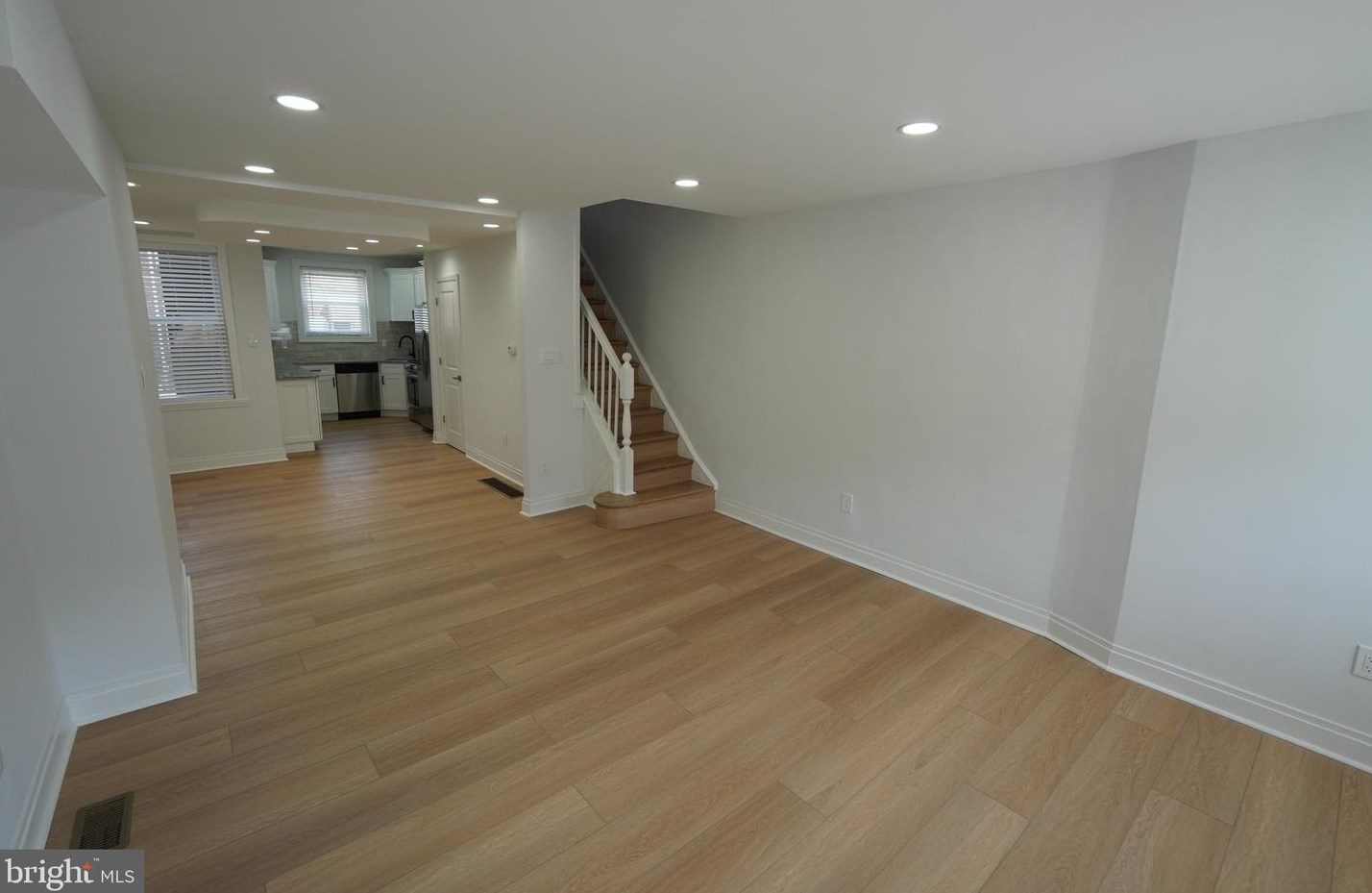 2129 Sanger St, Philadelphia PA 19124-1106 exterior