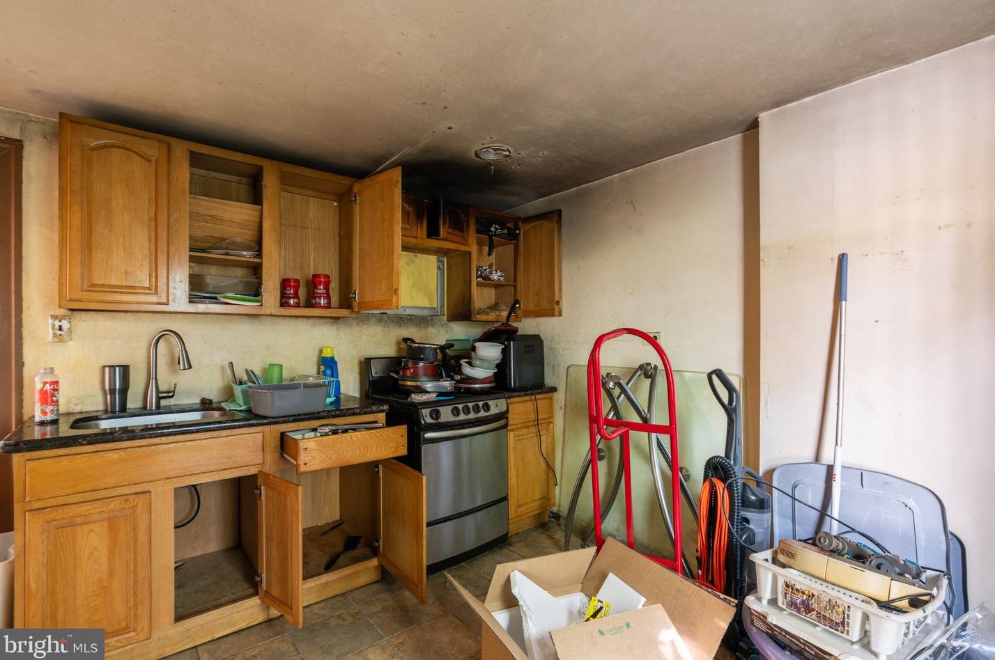 5354 Woodland Ave, Philadelphia PA 19143-5928 exterior