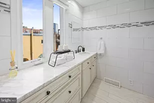 1019 Lombard St, Philadelphia, PA 19147 - Photo 33