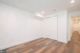 727 N 39th St, Philadelphia, PA 19104 - Photo 13