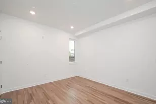 727 N 39th St, Philadelphia, PA 19104 - Photo 19