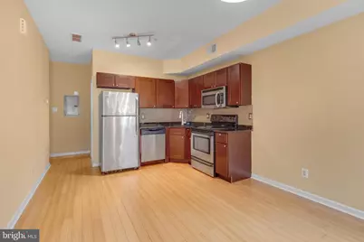 909 N 19th Street #B, Philadelphia, PA 19130 - Photo 3