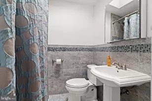 2426 S Rosella St, Philadelphia, PA 19153 - Photo 21