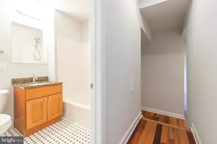 931 N 19th St, Philadelphia, PA 19130 - Photo 17