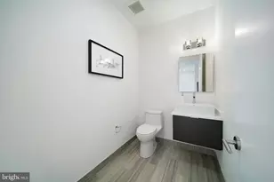 142R S Front St, Philadelphia, PA 19106 - Photo 31