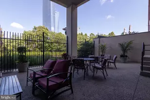 242941 Locust St, Philadelphia, PA 19103 - Photo 21