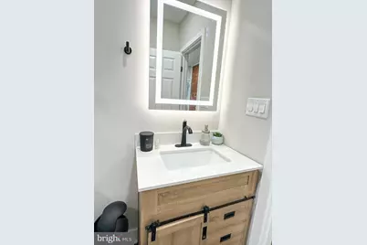 615 Jackson Street, Philadelphia, PA 19148 - Photo 9