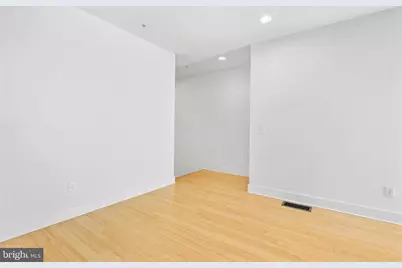 2103 E Susquehanna Avenue, Philadelphia, PA 19125 - Photo 9