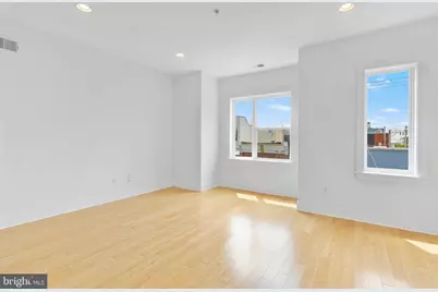 2103 E Susquehanna Avenue, Philadelphia, PA 19125 - Photo 17