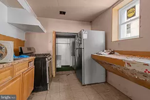 3949 Brown St, Philadelphia, PA 19104 - Photo 9