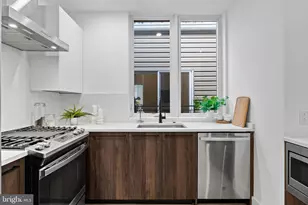 1513 Christian St, Philadelphia, PA 19146 - Photo 9