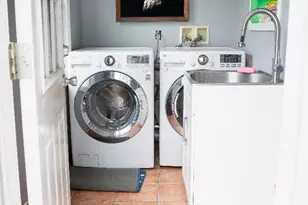 3925 L St, Philadelphia, PA 19124 - Photo 7